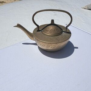 Small brass tea kettle (India)